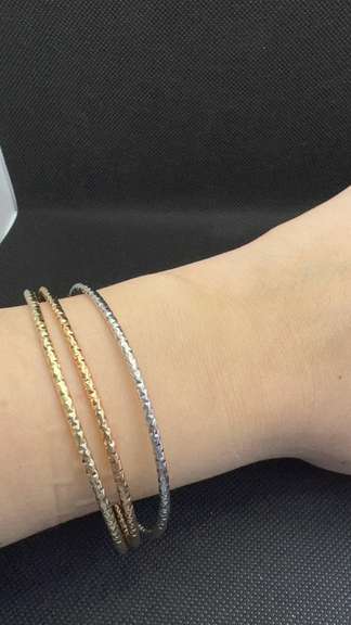 STUNNING 14K GOLD TRI-COLOR BANGLES- SET OF 3