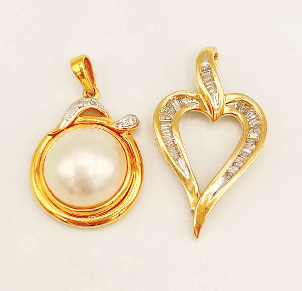 2x 14kt Yellow Gold & Diamond Pendants!