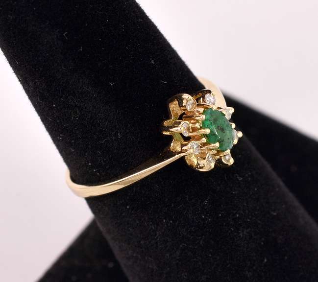 Beautiful Petite Emerald and Diamond Ring in 14K Yellow Gold