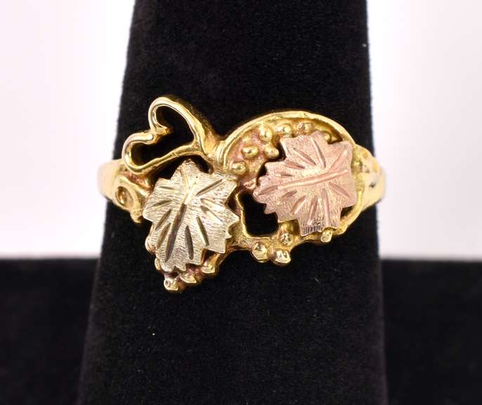 Gorgeous Grape Vine Ring in Two-Tone Gold