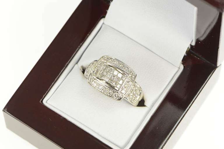 18K White Gold 0.89 Ctw Princess Diamond Squared Halo Ring