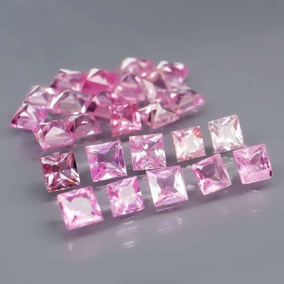 Excellent 2.71ct lavender and pink Sapphire set