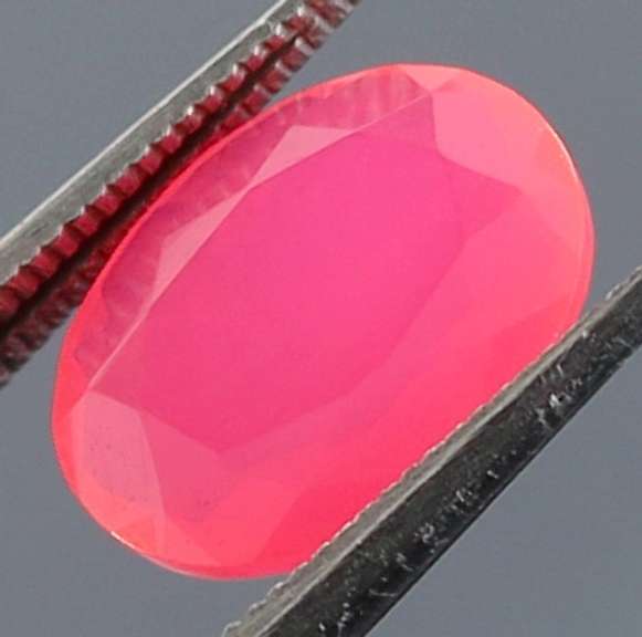 Gorgeous 1.49ct faceted flamingo pink Opal