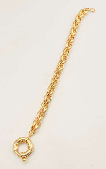 Beautiful 18kt Gold Plated Greek Key Design Bracelet