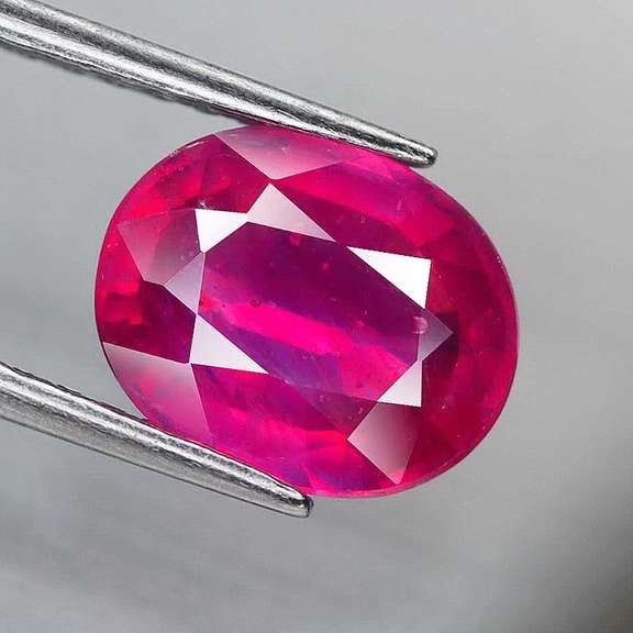 Vivid imperial red 3.27ct oval cut Ruby