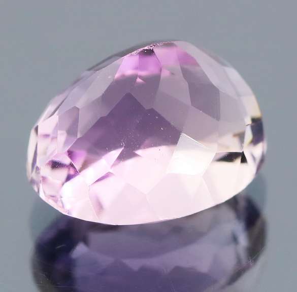 Glittering oval cut 7.36ct violet pink Amethyst