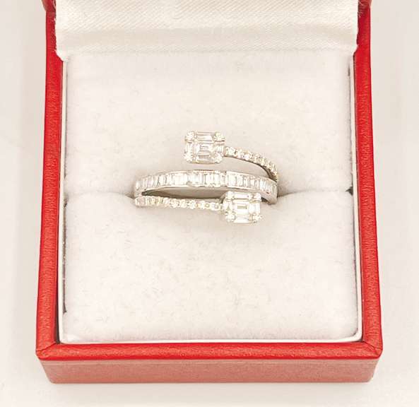 18kt Solid White Gold & Diamond Ring