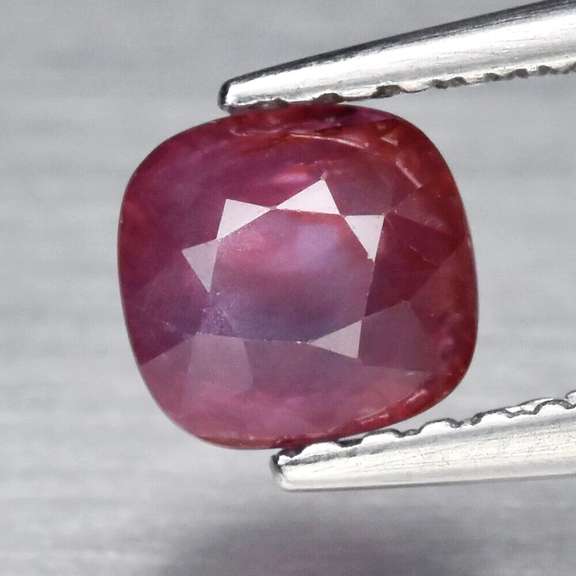 UNHEATED! 1.06ct pinkish violet Sapphire