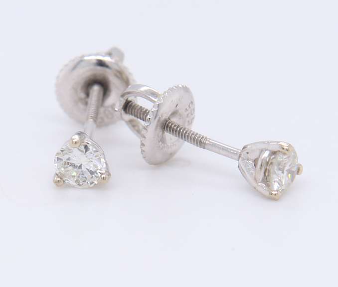 Dazzling White Gold Round Brilliant Cut Diamond Stud Earrings