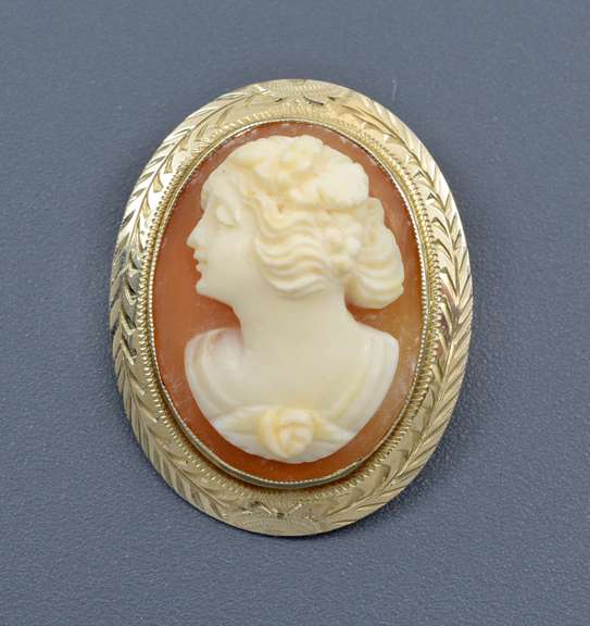 Well Carved Cameo in White Gold