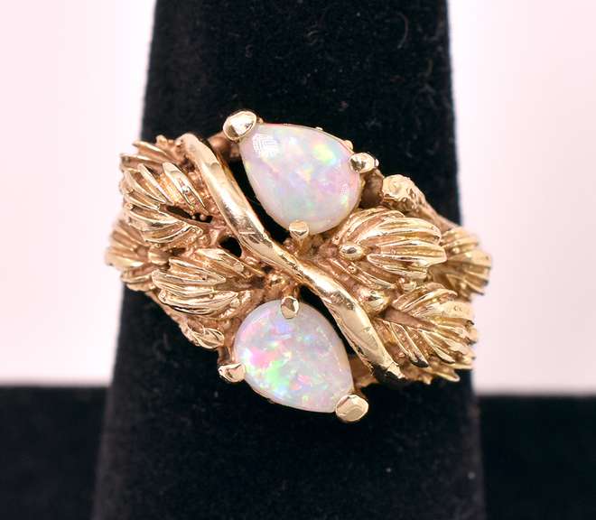 Gorgeous Leaf and Vine Opal Ring in 14K Yellow Gold