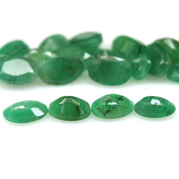 Oval cut 8.50ct Zambian Emerald set
