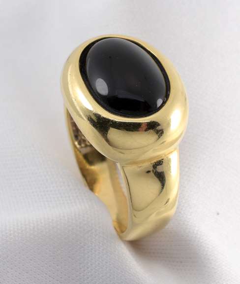Fashionable Bezel Set Black Onyx Ring