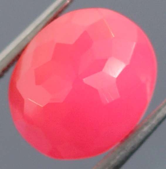 Stunning 3.01ct faceted flamingo pink Opal