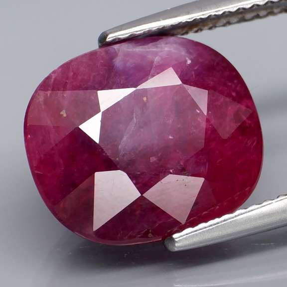 Stunning 10.35ct violet red Ruby