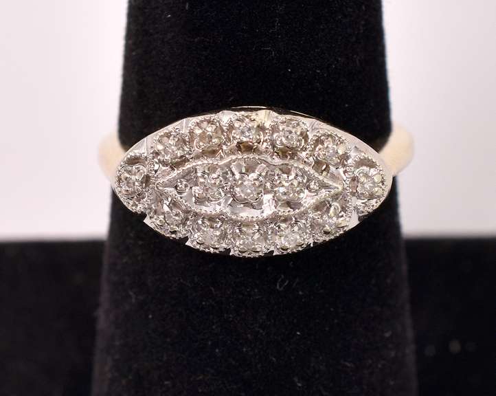 Sparkling Diamond Ring in 14K Yellow Gold