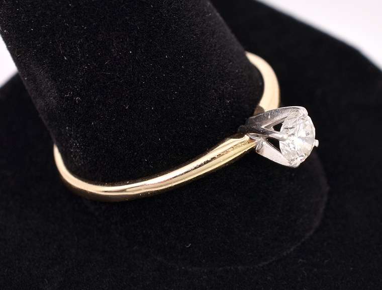 Brilliant Solitaire Leo Diamond Ring in 14K Yellow Gold