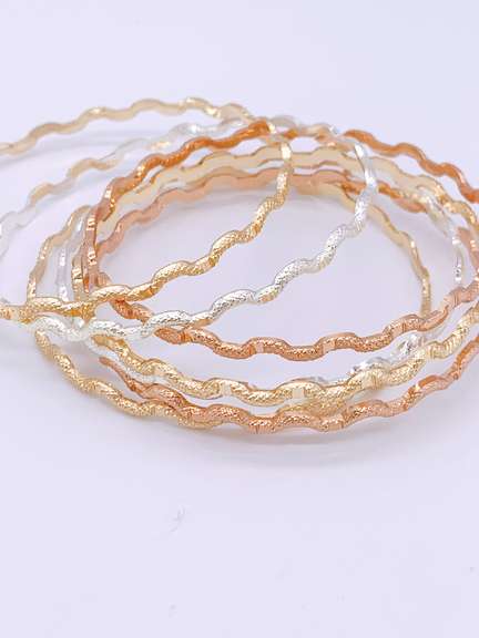 18kt Gold Plated Bangle Bracelet Semanario Set of 7 !!