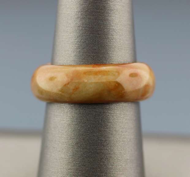 Very unique all natural 21.67ct Jadite Jade ring