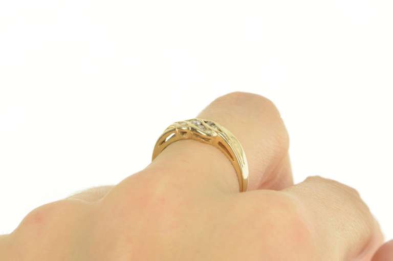 14K Yellow Gold 0.25 Ctw Diamond Wavy Channel Curvy Ring