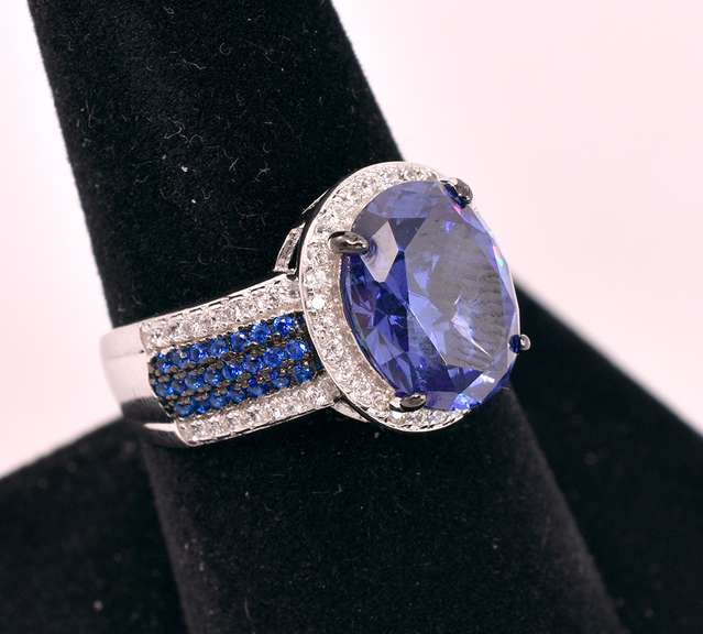Amazing Blue Ring in Sterling Silver