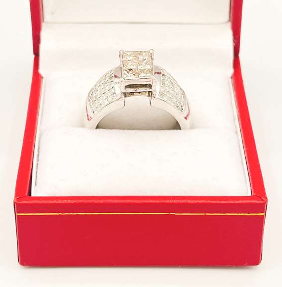 14kt Solid White Gold & Princess Cut Diamond Ring