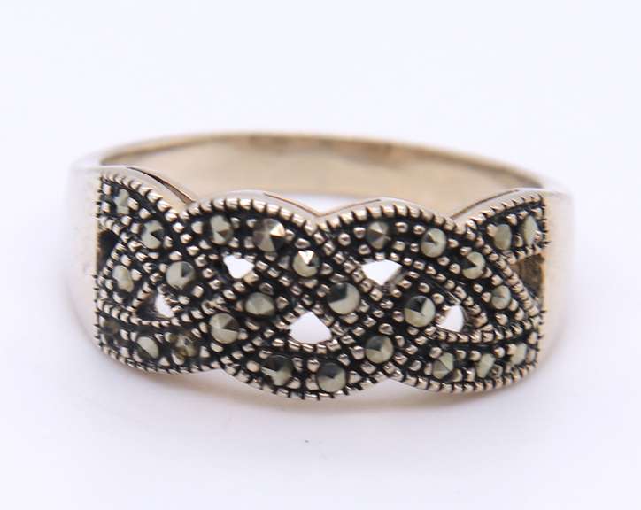 Vintage 925 Sterling Silver Marcasite Wide Band