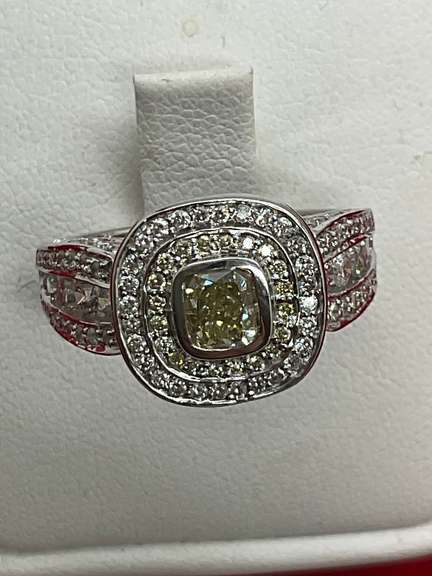 CERTIFIED BRAND NEW LADIES 14K WHITE GOLD AND DIAMOND RING