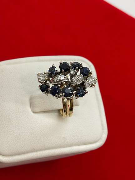 LADIES 14K GOLD DIAMOND AND SAPPHIRE VINTAGE RING