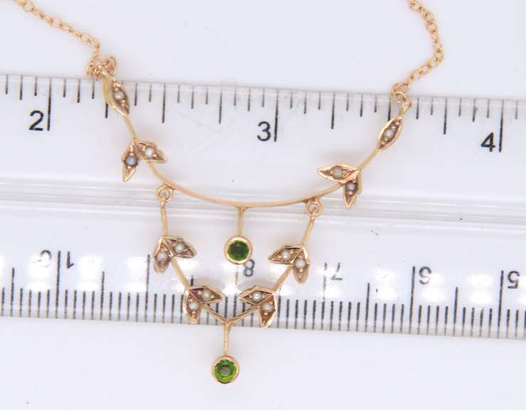 Antique Art Nouveau Natural Seed Pearl and Peridot Necklace