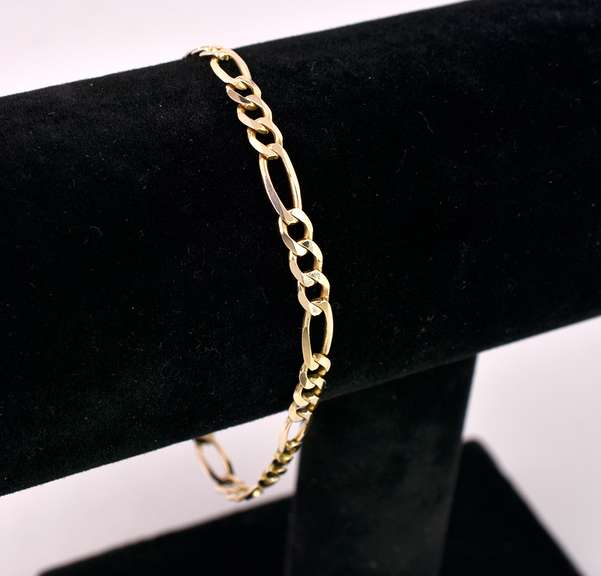 Classic Figaro Chain Bracelet in 14K Yellow Gold