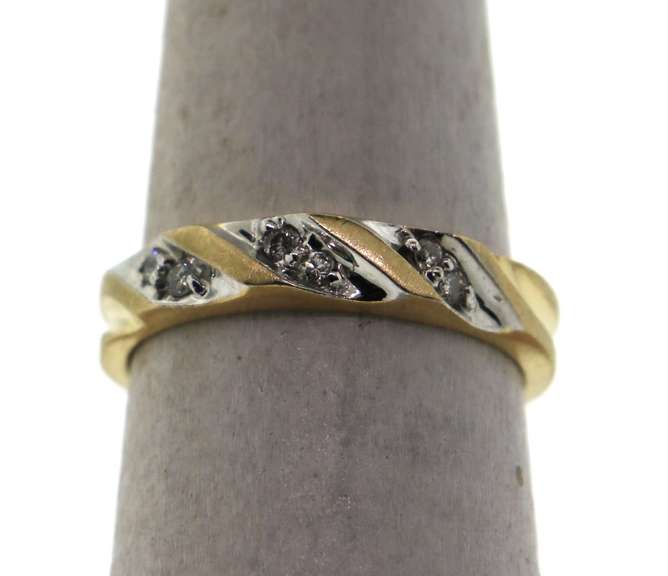 Diamond Spiral 14k Gold Ring