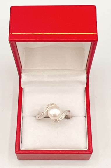 Pearl & Diamond Cocktail Ring