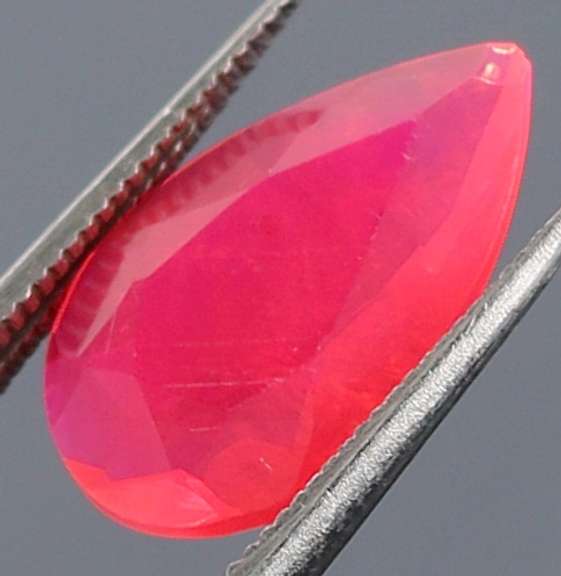 Gorgeous 1.35ct faceted flamingo pink Opal