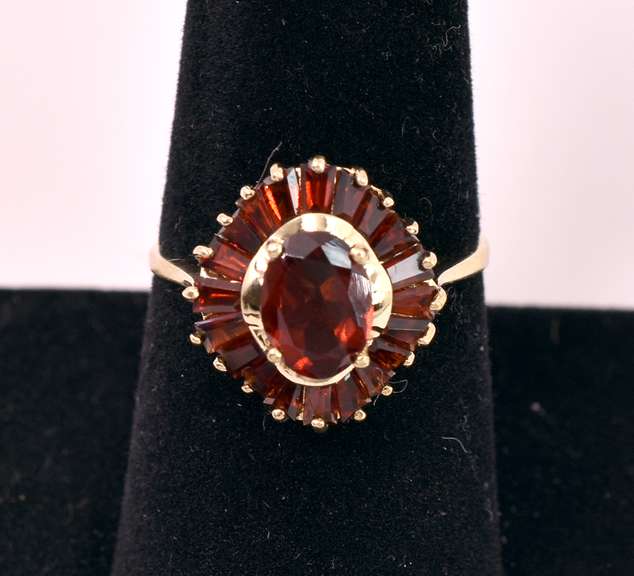Gorgeous Garnet Cluster Ring in Yellow Gold