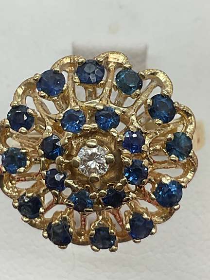 LADIES VINTAGE 14K GOLD DIAMOND AND SAPPHIRE DOME RING