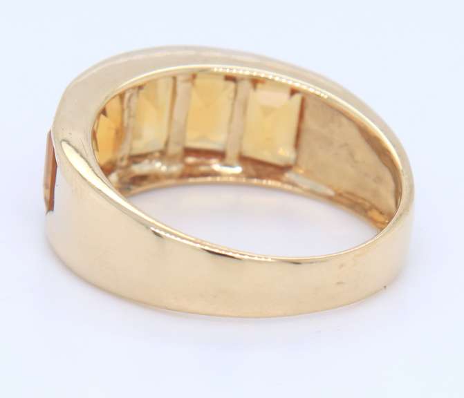 Dreamy Yellow Gold Baguette Cut Citrine Band