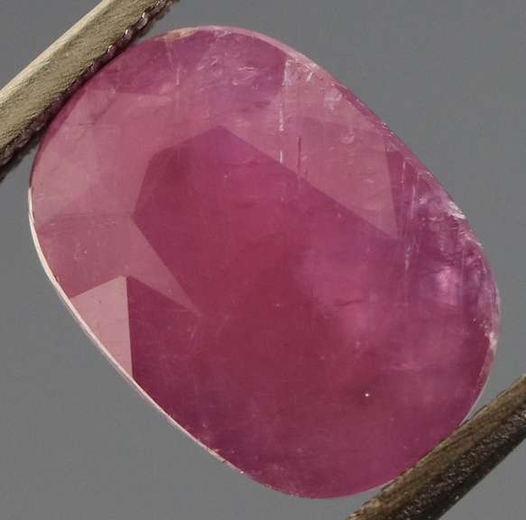 Glistening violet red 4.50ct UNHEATED Ruby