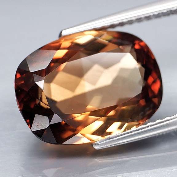 Captivating 7.99ct bi-color Imperial Topaz