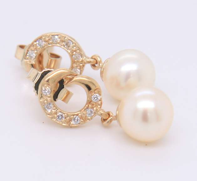 Fantastic Yellow Gold Diamond and Pearl Dangle Earrings