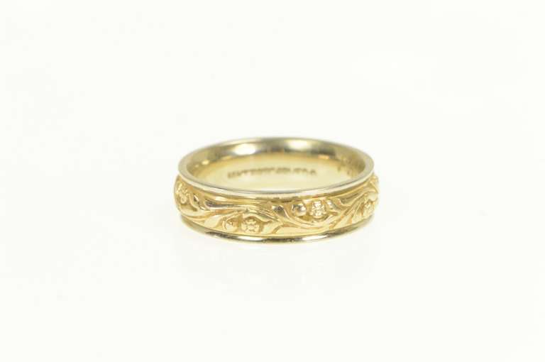 14K Yellow Gold Ornate Floral Pattern Two Tone Wedding Band Ring