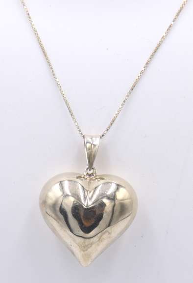 Vintage 925 Sterling Silver 3D Heart Shaped Pendant on Italian Chain Necklace