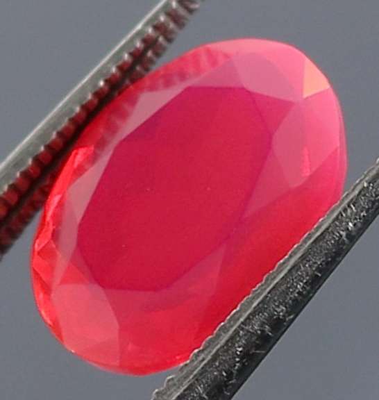 Superb 1.72ct faceted flamingo pink Opal