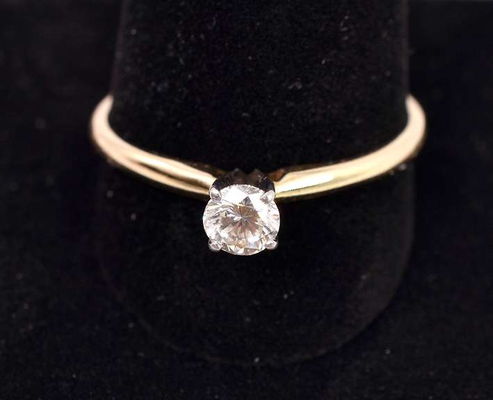 Brilliant Solitaire Leo Diamond Ring in 14K Yellow Gold