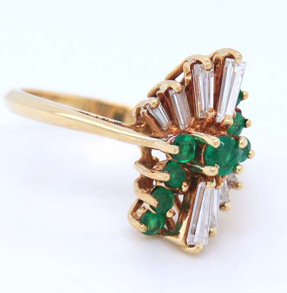 Gorgeous 18kt Yellow Gold Baguette Diamond and Emerald Ring