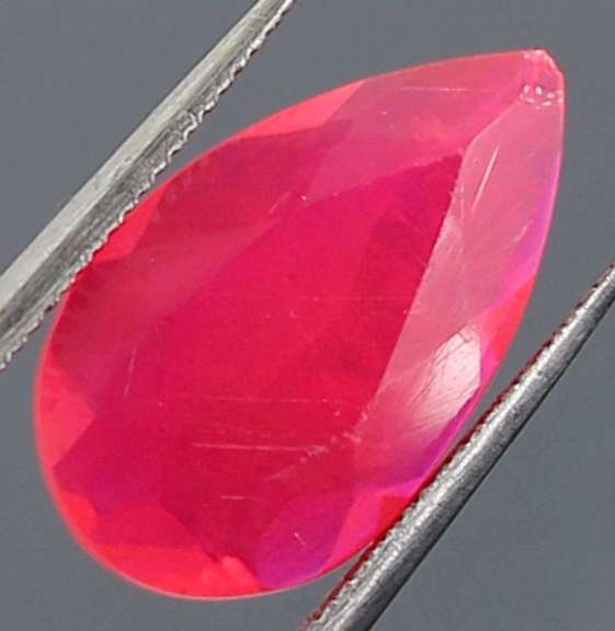 Gorgeous 1.35ct faceted flamingo pink Opal