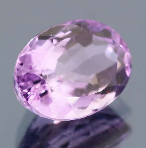 Striking 7.56ct pinkish violet Amethyst