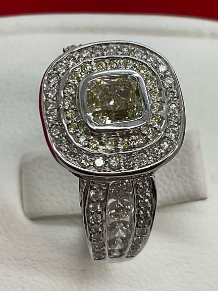 CERTIFIED BRAND NEW LADIES 14K WHITE GOLD AND DIAMOND RING
