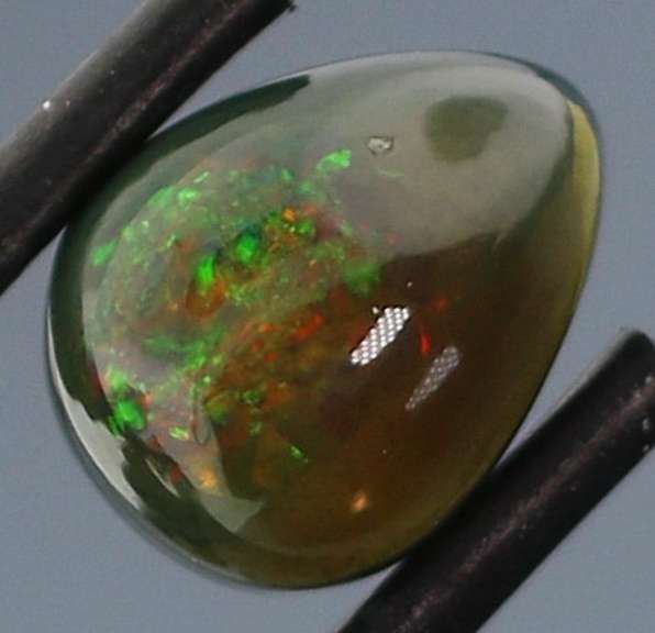 Glistening 2.69ct Welo Black Opal