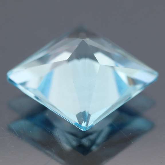 Vivid! 5.51ct princess cut sky blue Topaz